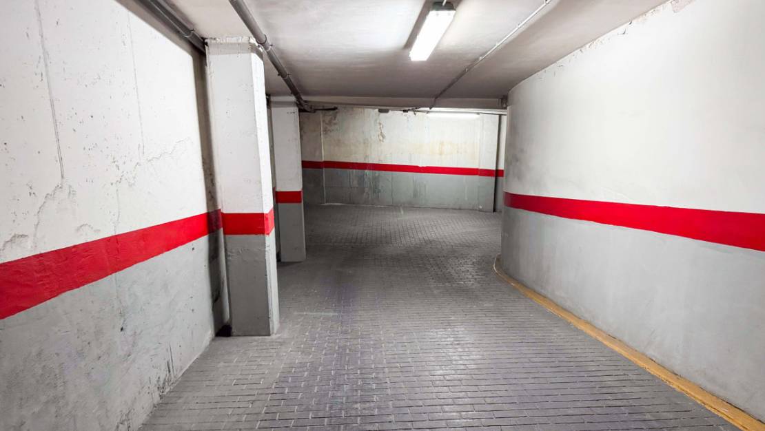 Sale - Garage - Torrevieja - Torrevieja Centro