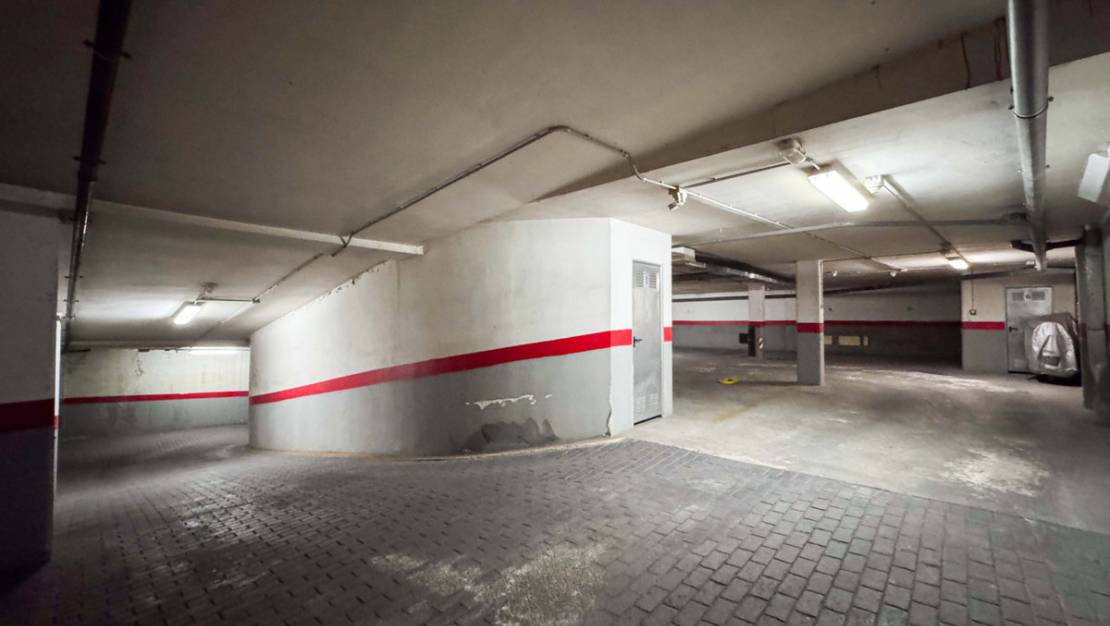 Sale - Garage - Torrevieja - Torrevieja Centro