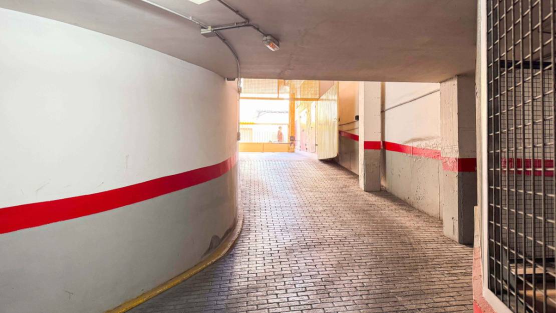 Sale - Garage - Torrevieja - Torrevieja Centro