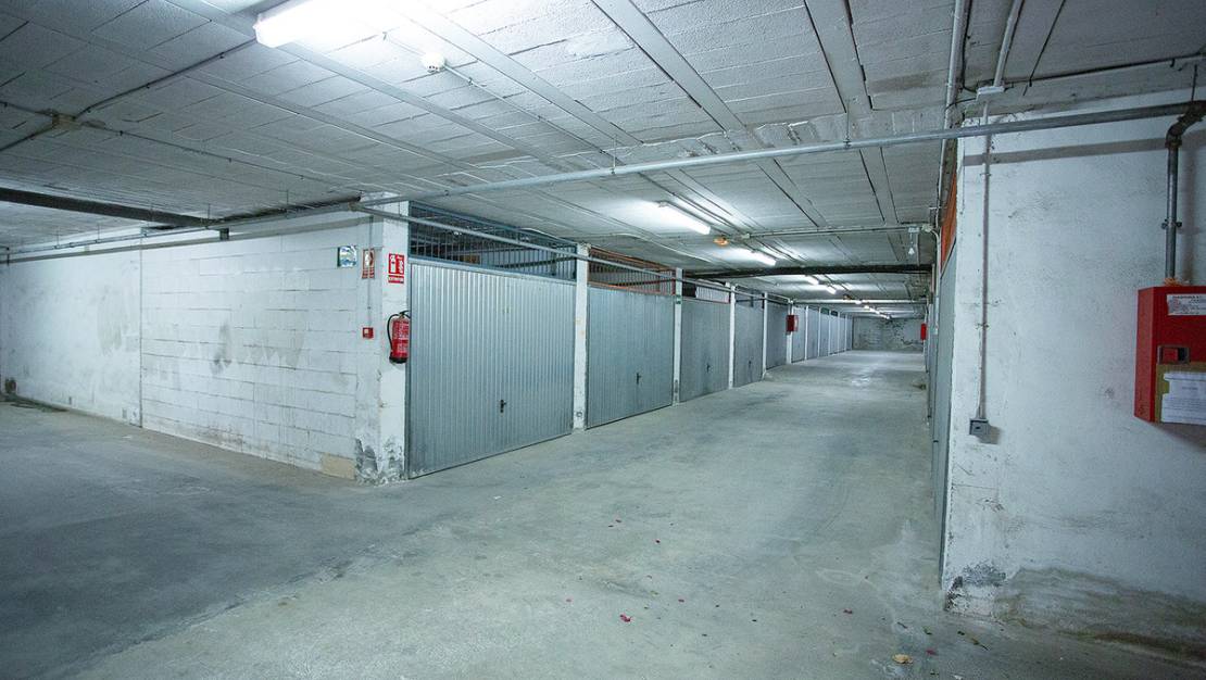 Sale - Garage - Torrevieja - Torrevieja Centro