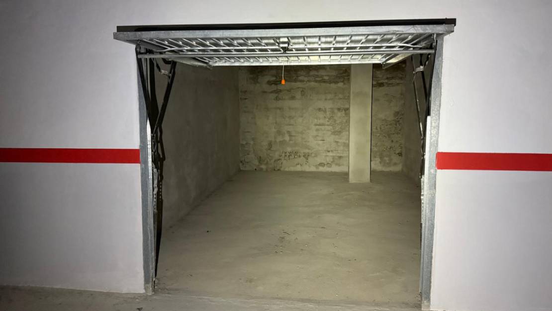 Sale - Garage - Torrevieja - Torrevieja Centro