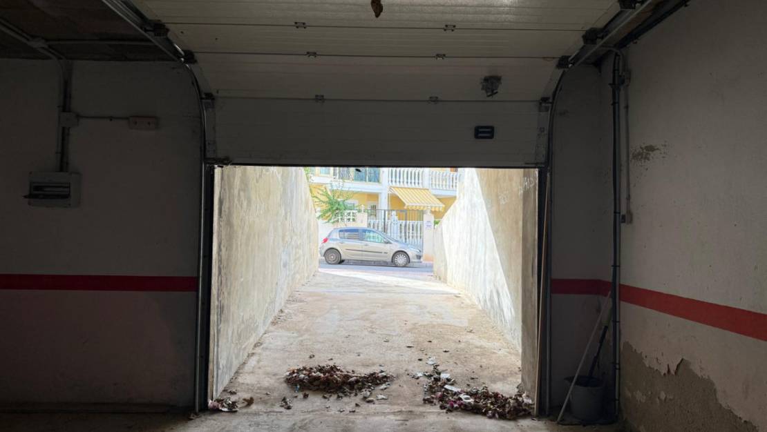 Sale - Garage - Torrevieja - Torrevieja Centro