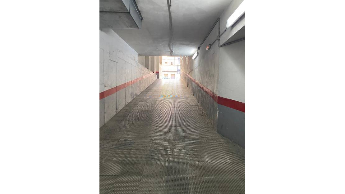 Sale - Garage - Torrevieja - Torrevieja Centro