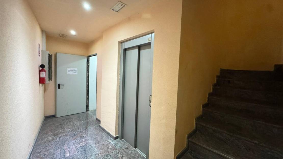 Sale - Garage - Torrevieja - Torrevieja Centro