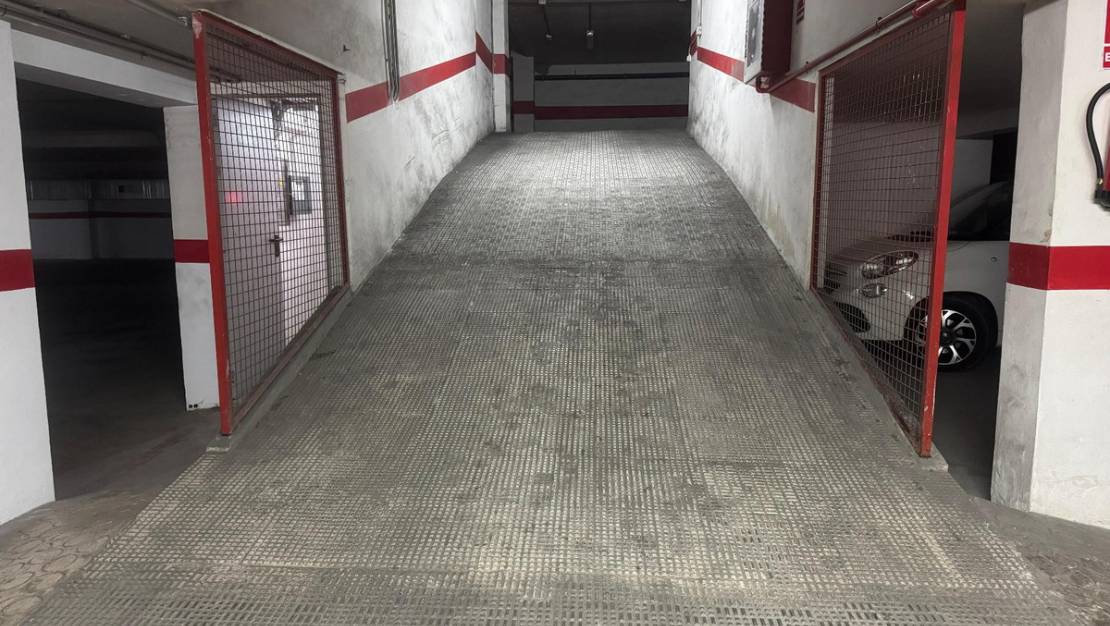 Sale - Garage - Torrevieja - Torrevieja Centro