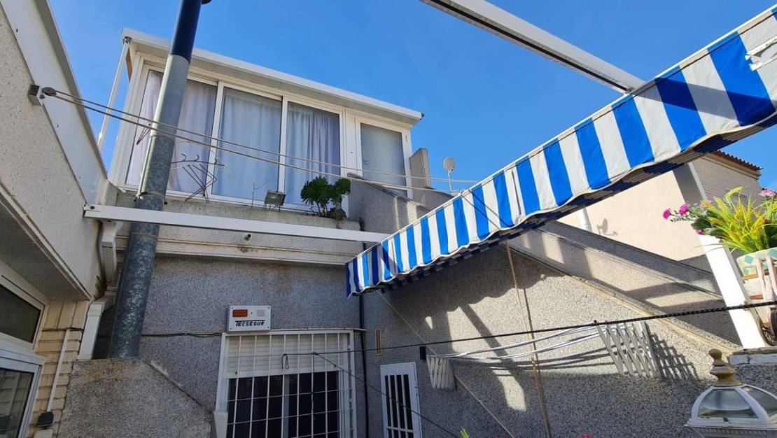 Sale - House - Torrevieja - Aguas Nuevas