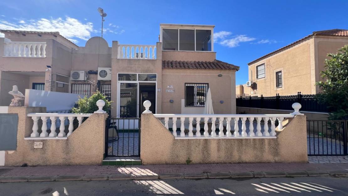 Sale - House - Torrevieja - Centro