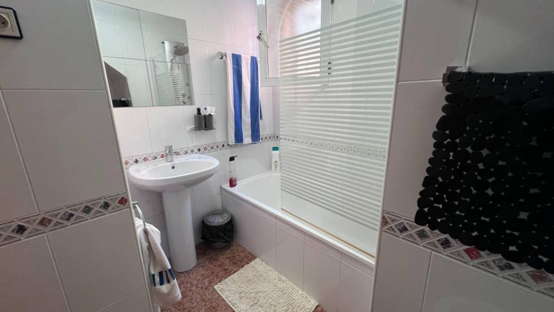 Sale - House - Torrevieja - Centro