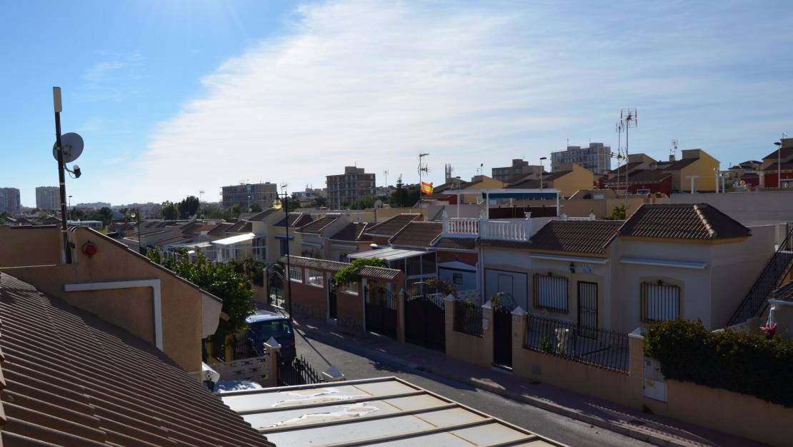 Sale - House - Torrevieja - Zona los Frutales
