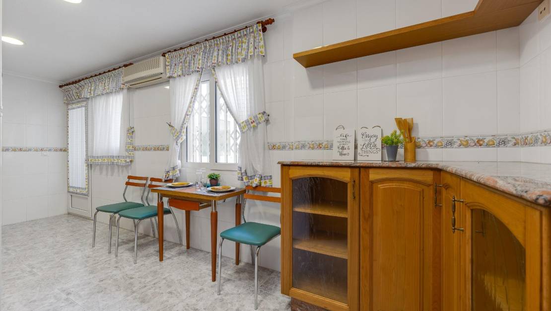 Sale - Penthouse - Torrevieja - Paseo maritimo