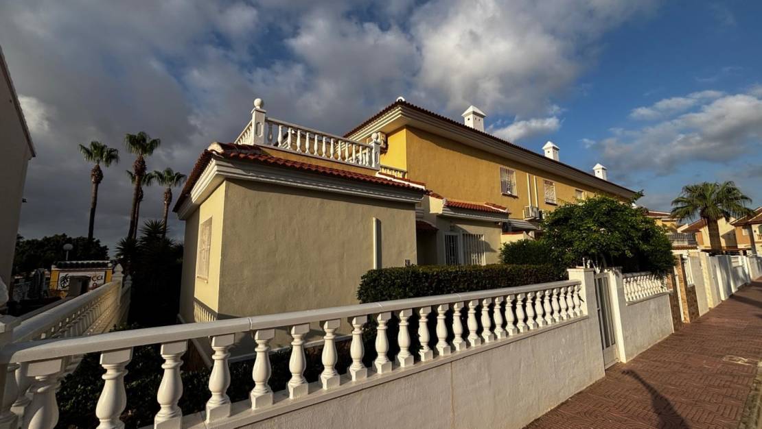 Sale - Semi Detached House - Ciudad Quesada - Doña Pepa