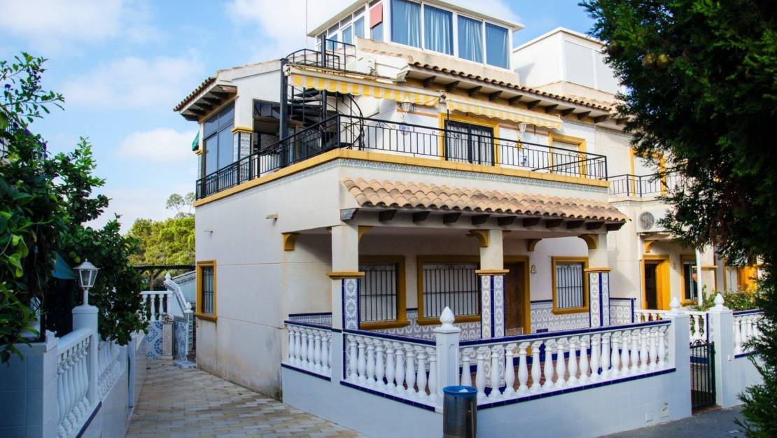 Sale - Terraced house - Orihuela Costa - Punta Prima