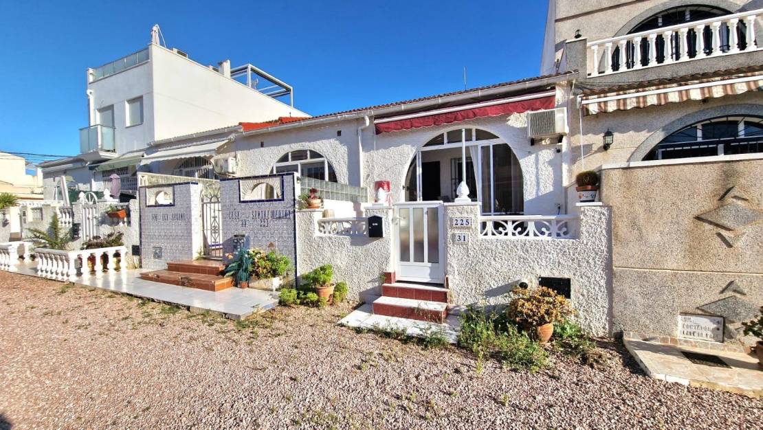 Sale - Terraced house - Torrevieja - La Siesta - El Salado - Torreta