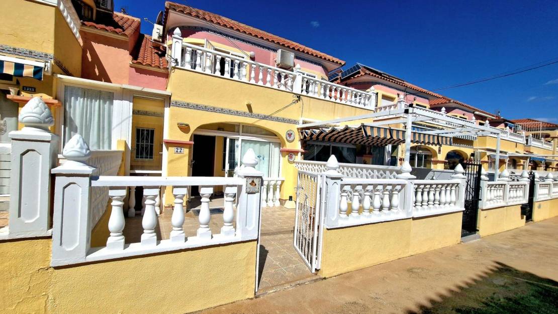 Sale - Terraced house - Torrevieja - La Siesta - El Salado - Torreta