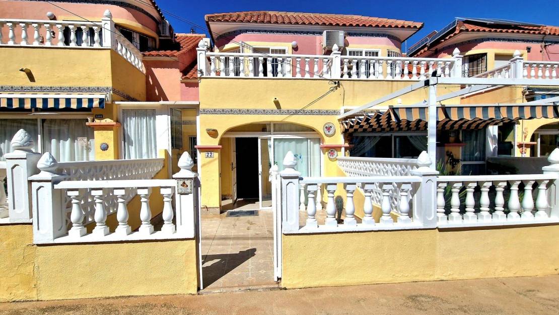 Sale - Terraced house - Torrevieja - La Siesta - El Salado - Torreta