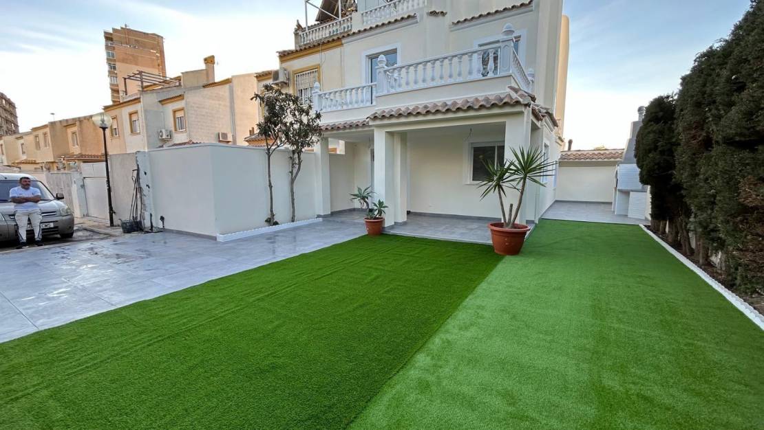 Sale - Terraced house - Torrevieja - Parque las naciones