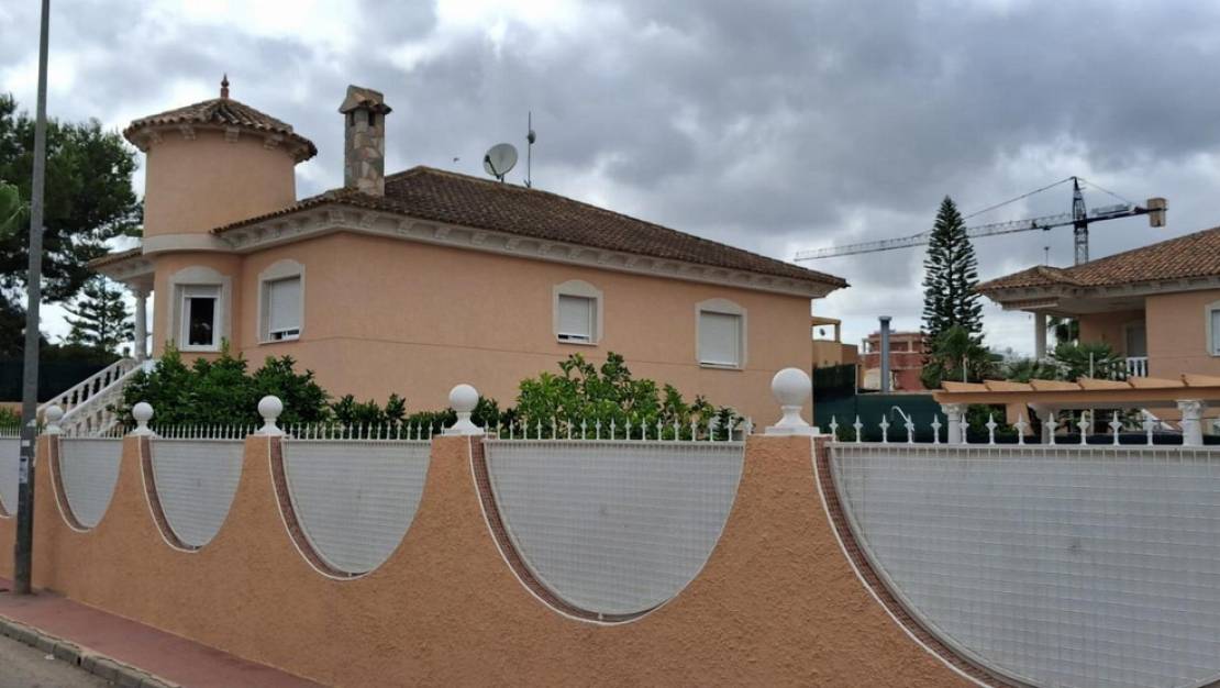 Sale - Town House - Benferri