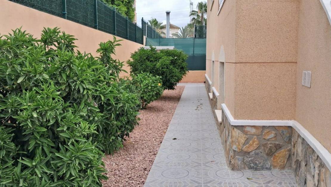Sale - Town House - Benferri