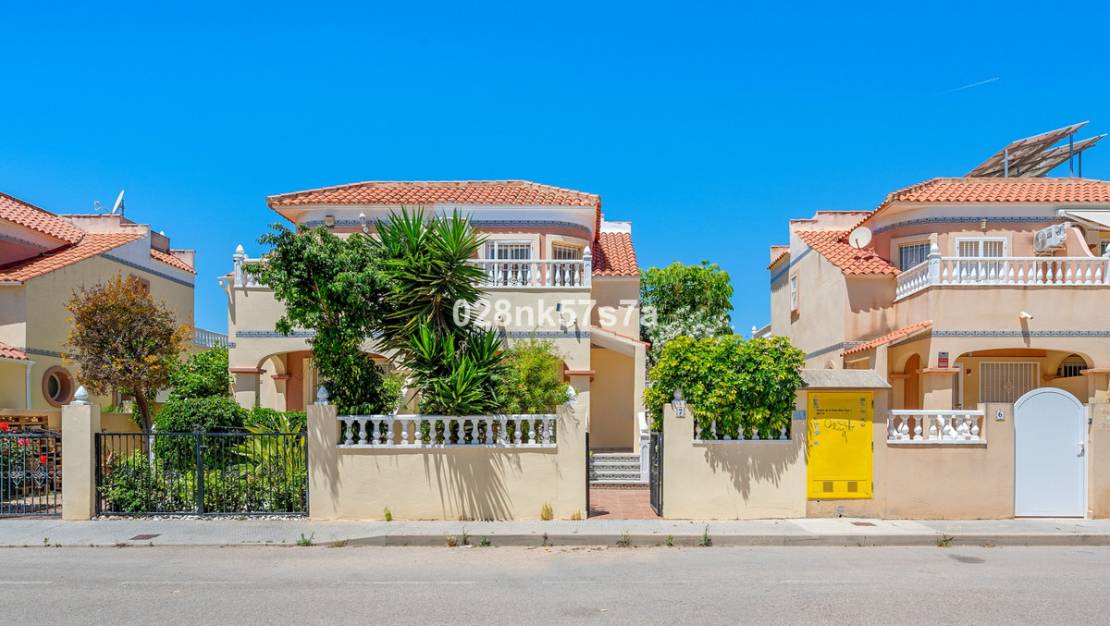 Sale - Town House - Orihuela - La Zenia