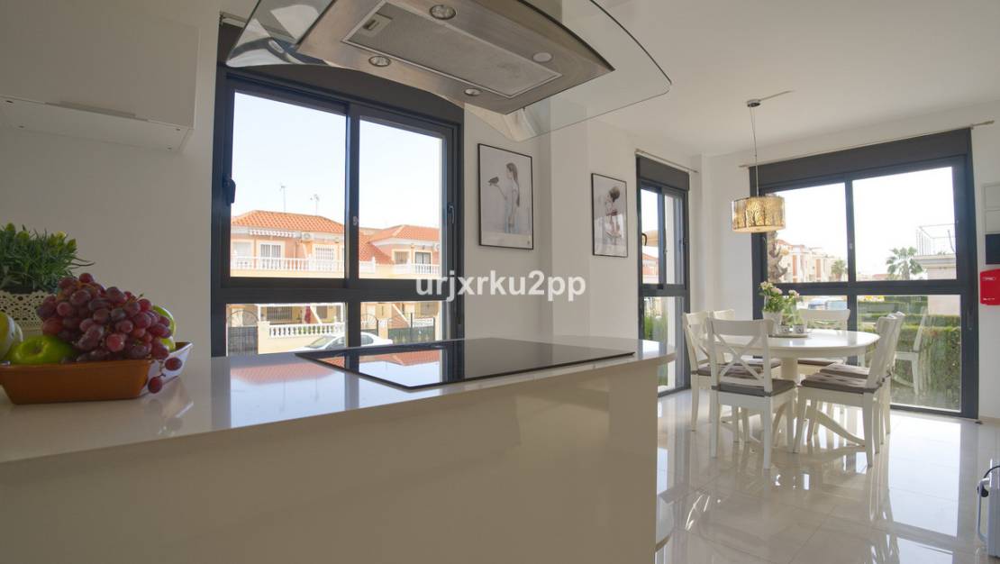 Sale - Town House - Orihuela - La Zenia
