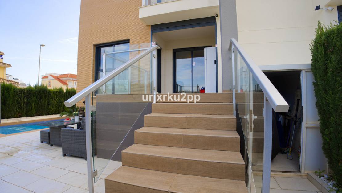 Sale - Town House - Orihuela - La Zenia