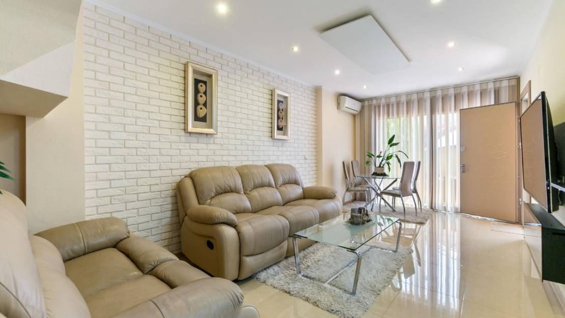 Sale - Town House - Torrevieja - Aguas Nuevas