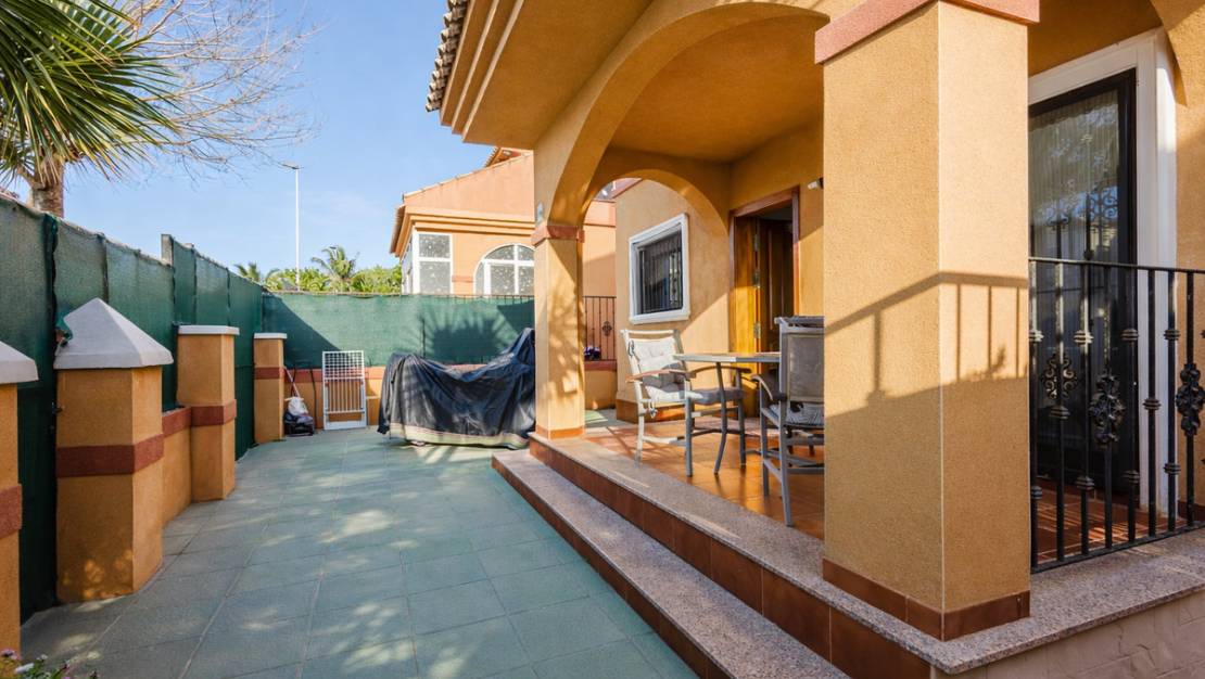 Sale - Town House - Torrevieja - Aguas Nuevas