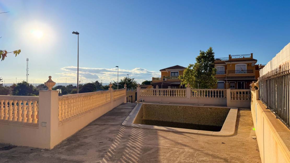 Sale - Town House - Torrevieja - Aguas Nuevas