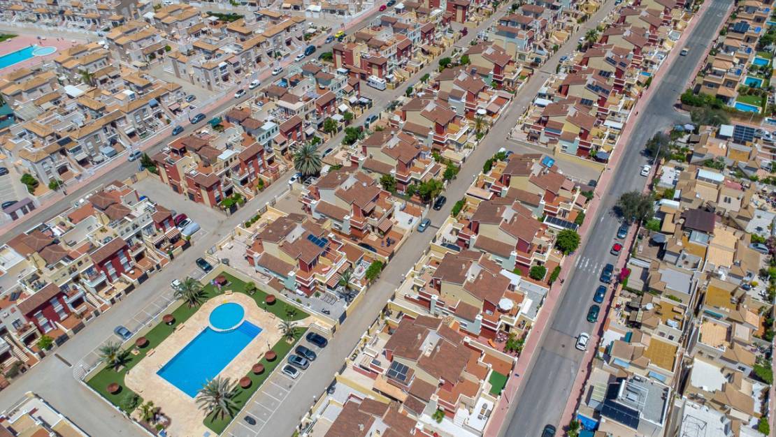 Sale - Town House - Torrevieja - Aguas Nuevas