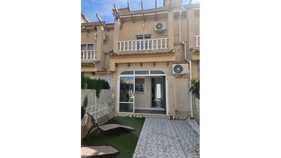 Sale - Town House - Torrevieja - La Mata
