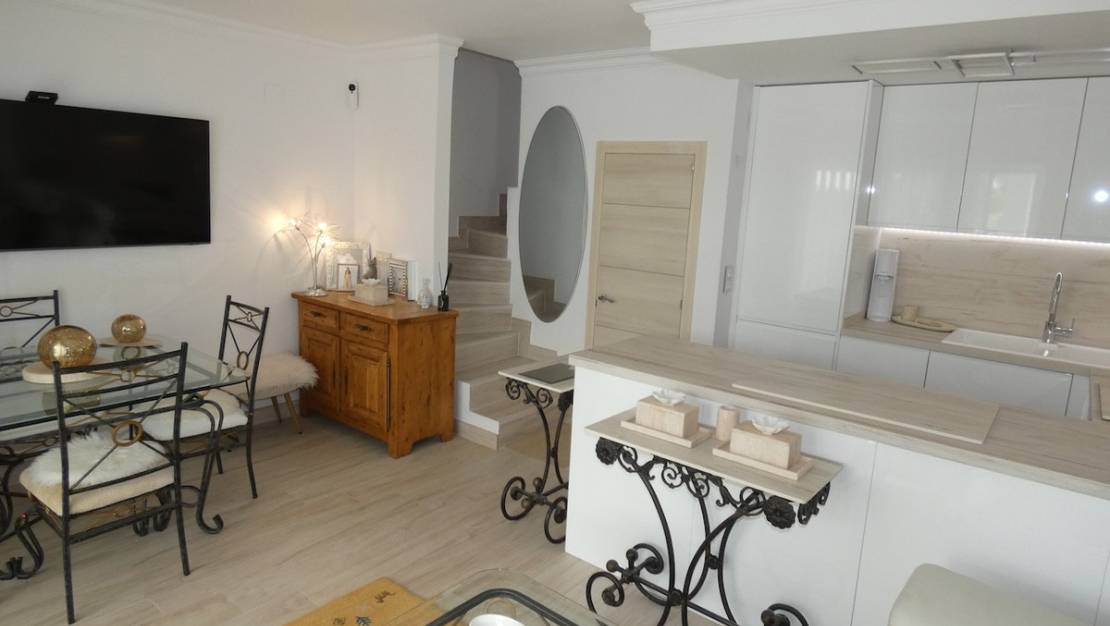 Sale - Town House - Torrevieja - Lago jardin