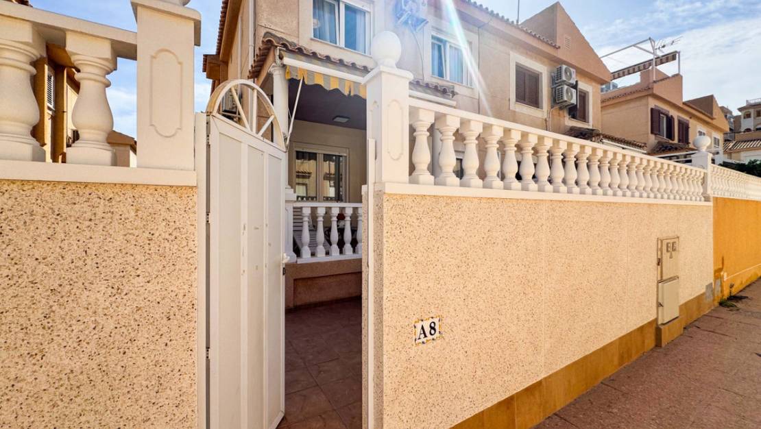 Sale - Town House - Torrevieja - Playa De La Mata