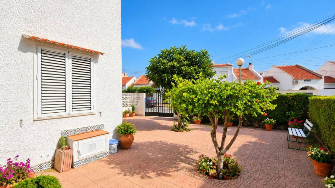 Sale - Town House - Torrevieja - Playa de los Locos