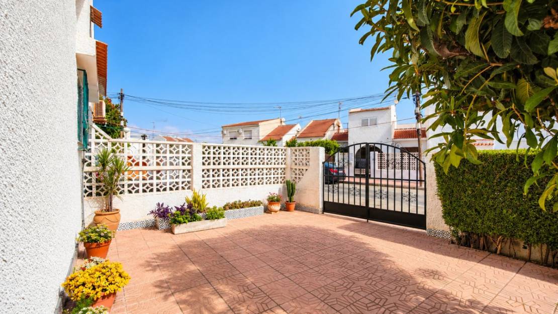 Sale - Town House - Torrevieja - Playa de los Locos