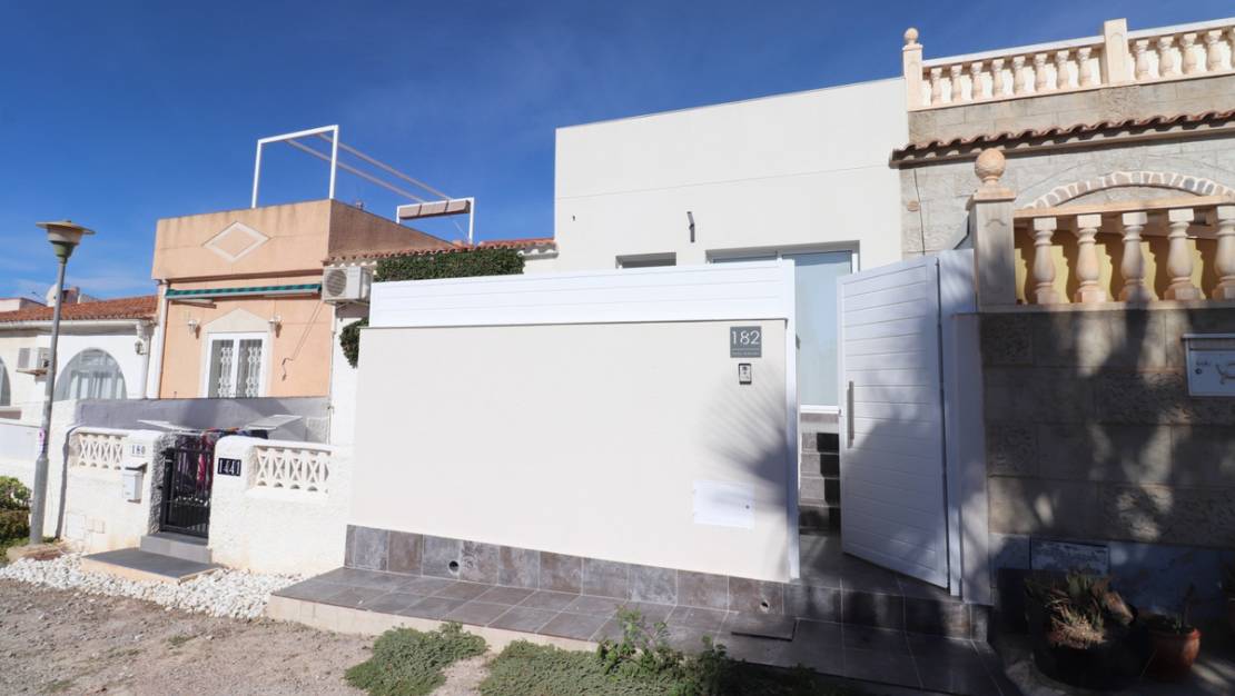 Sale - Town House - Torrevieja - San Luis