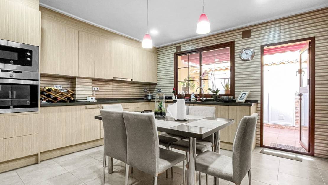 Sale - Town House - Torrevieja - Torrevieja Centro