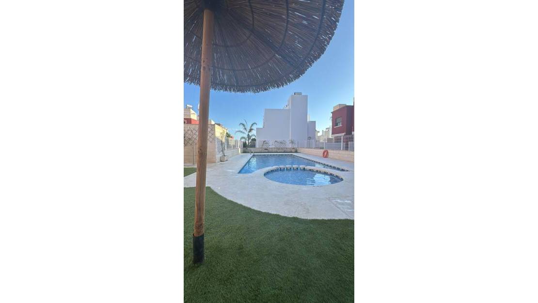 Sale - Town House - Torrevieja - Torrevieja Centro