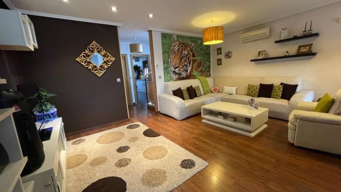Sale - Townhouse - Roldan