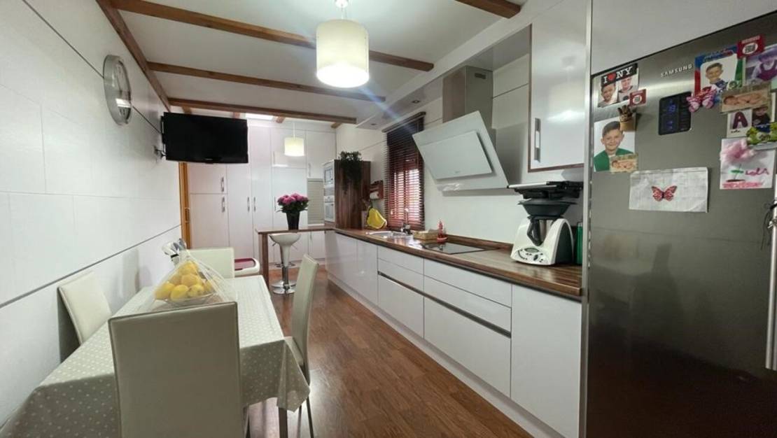 Sale - Townhouse - Roldan