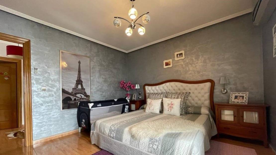 Sale - Townhouse - Roldan