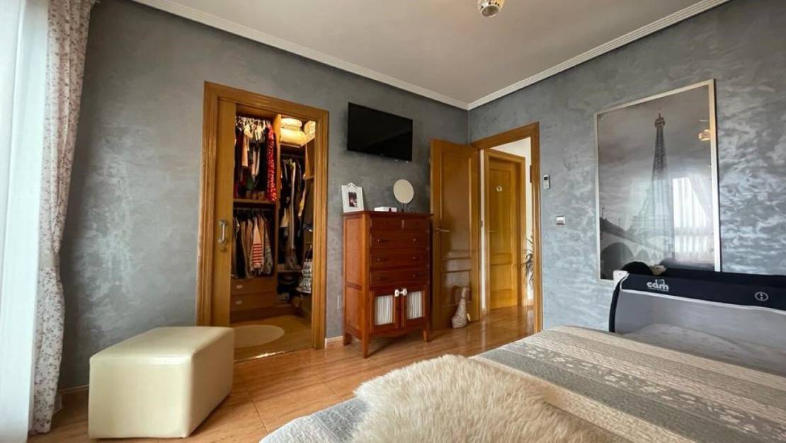 Sale - Townhouse - Roldan