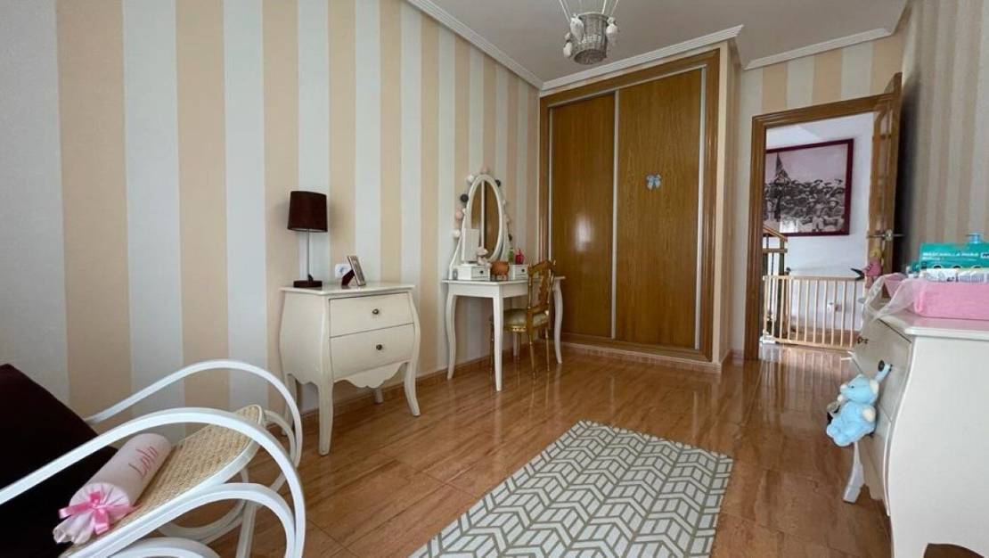 Sale - Townhouse - Roldan
