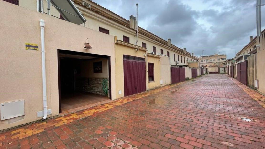 Sale - Townhouse - Roldan