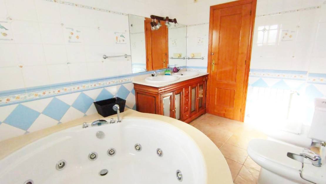 Sale - Villa - Alicante City - La Torreta