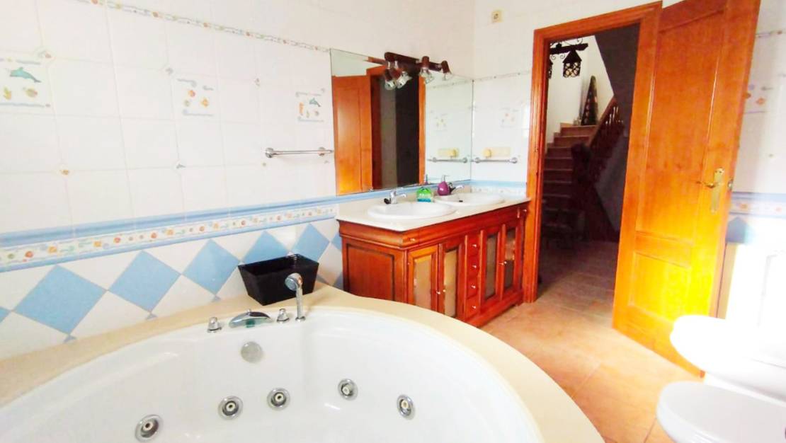 Sale - Villa - Alicante City - La Torreta