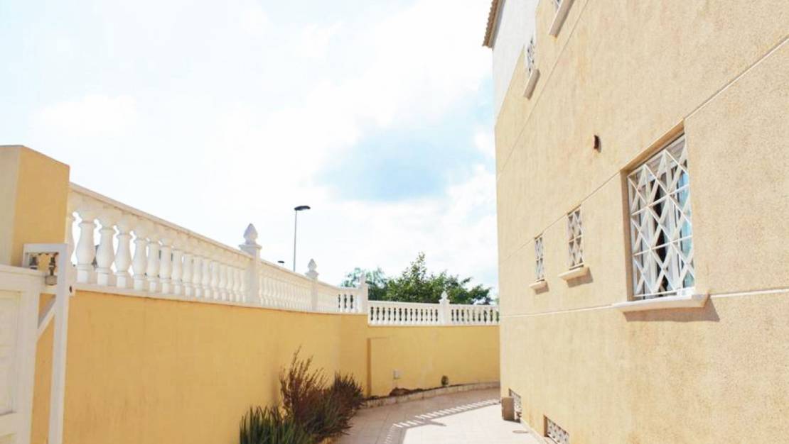 Sale - Villa - Alicante City - La Torreta