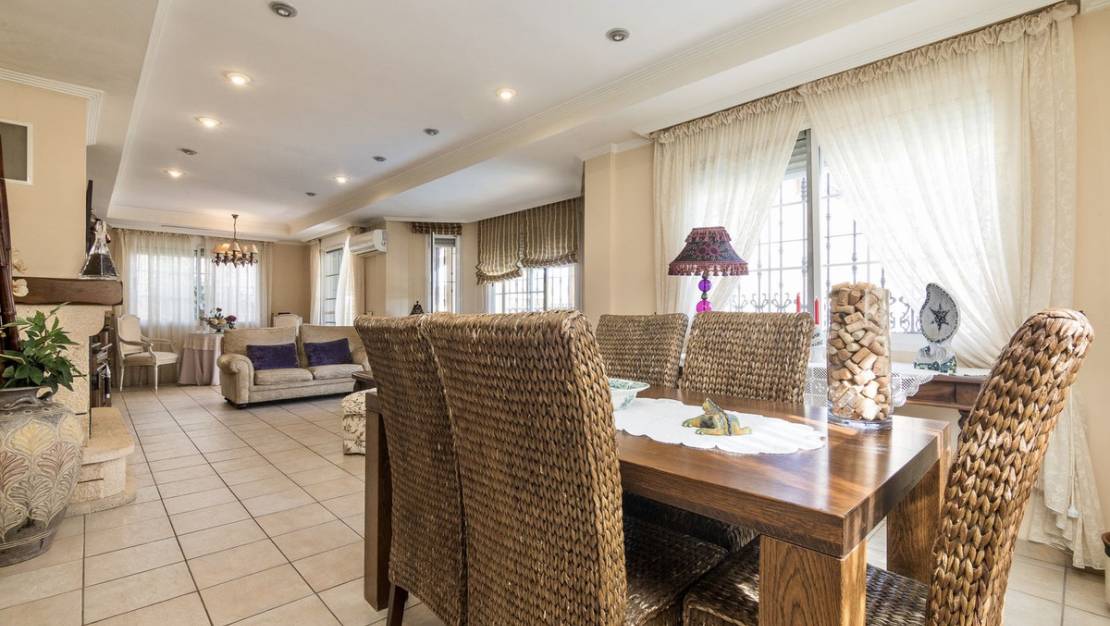 Sale - Villa - Almoradí - Almoradi Centro