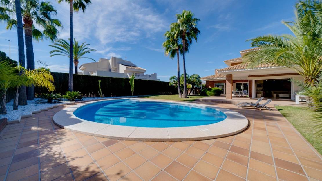 Sale - Villa - Benidorm - Benidorm Centro