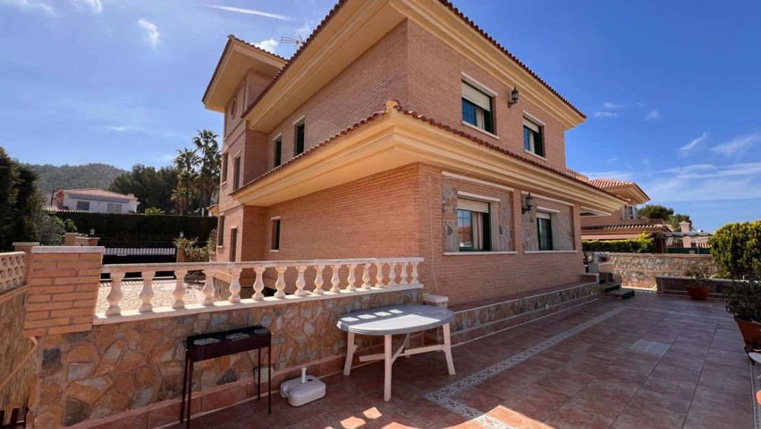 Sale - Villa - Benidorm - Benidorm Centro