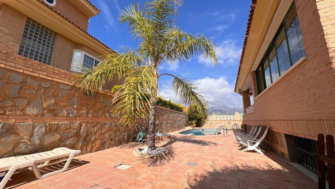 Sale - Villa - Benidorm - Benidorm Centro
